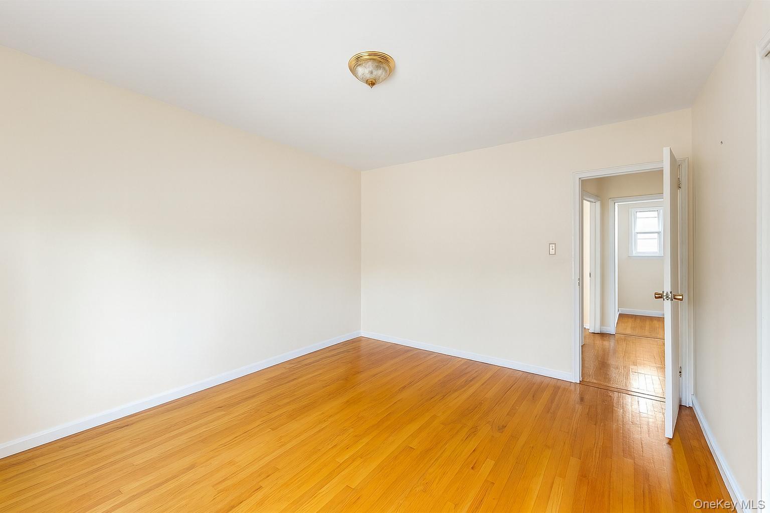 Single Family Colden  Bronx, NY 10462, MLS-902162-6