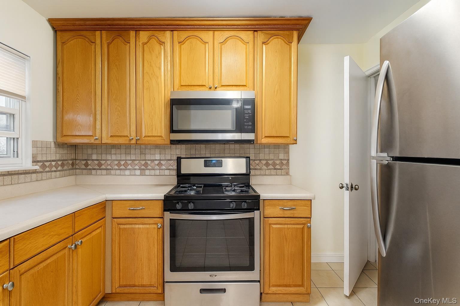 Single Family Colden  Bronx, NY 10462, MLS-902162-7