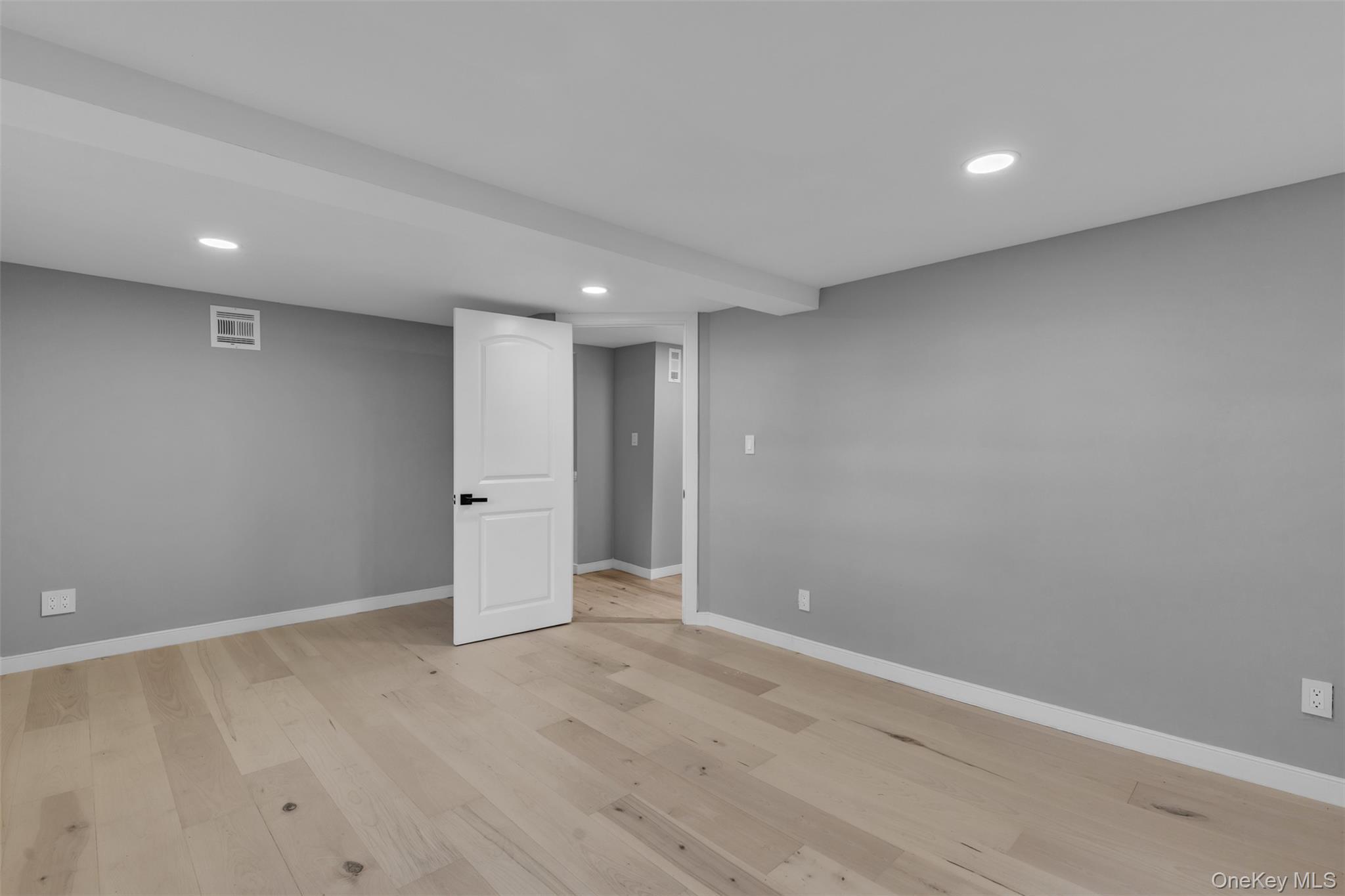 Single Family Locust  Westchester County, NY 10598, MLS-902163-30