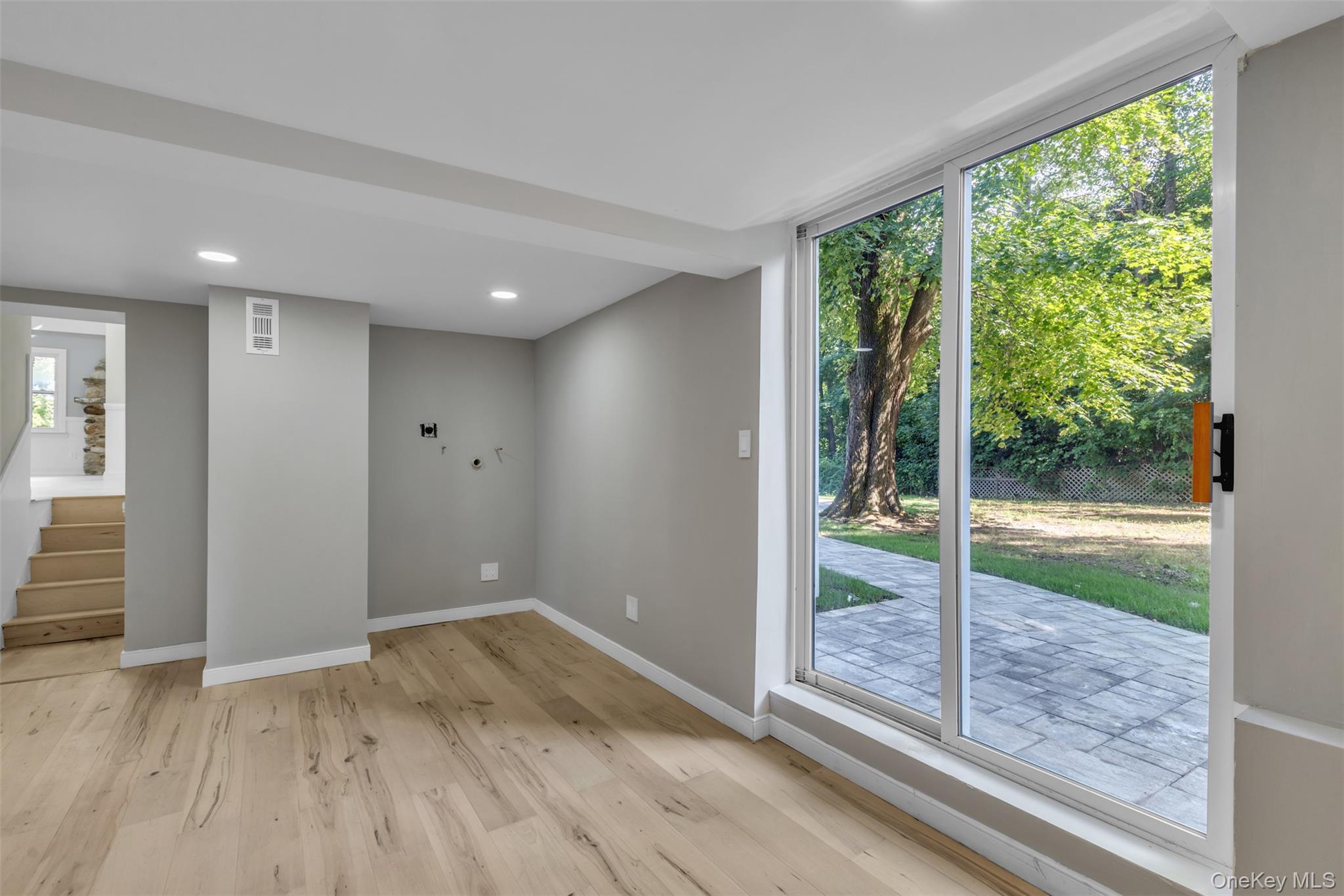 Single Family Locust  Westchester County, NY 10598, MLS-902163-31