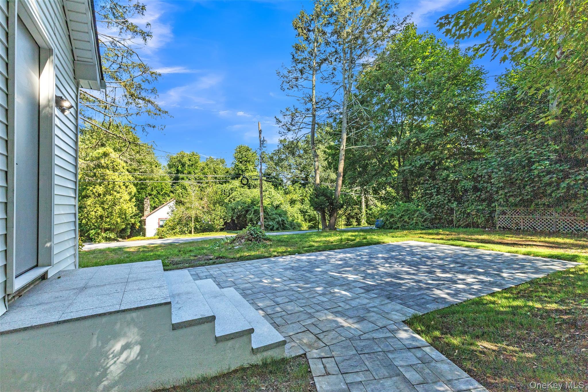 Single Family Locust  Westchester County, NY 10598, MLS-902163-35