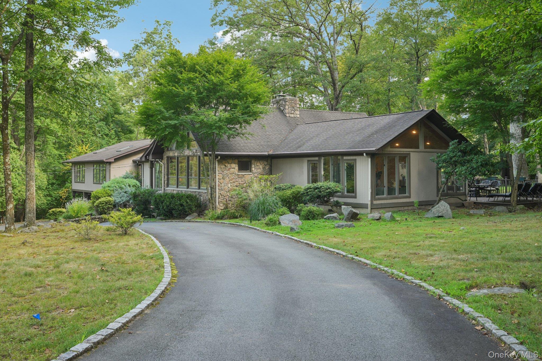 Single Family Old Phillips Hill Rockland County, NY 10956, MLS-902170-40