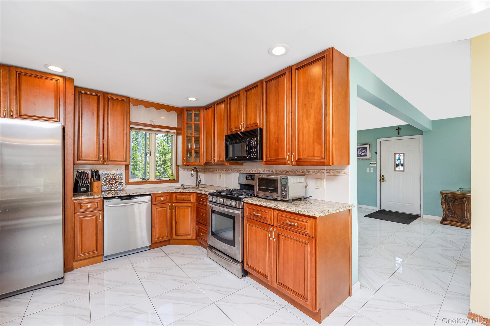 Single Family 9th  Suffolk County, NY 11757, MLS-902240-11