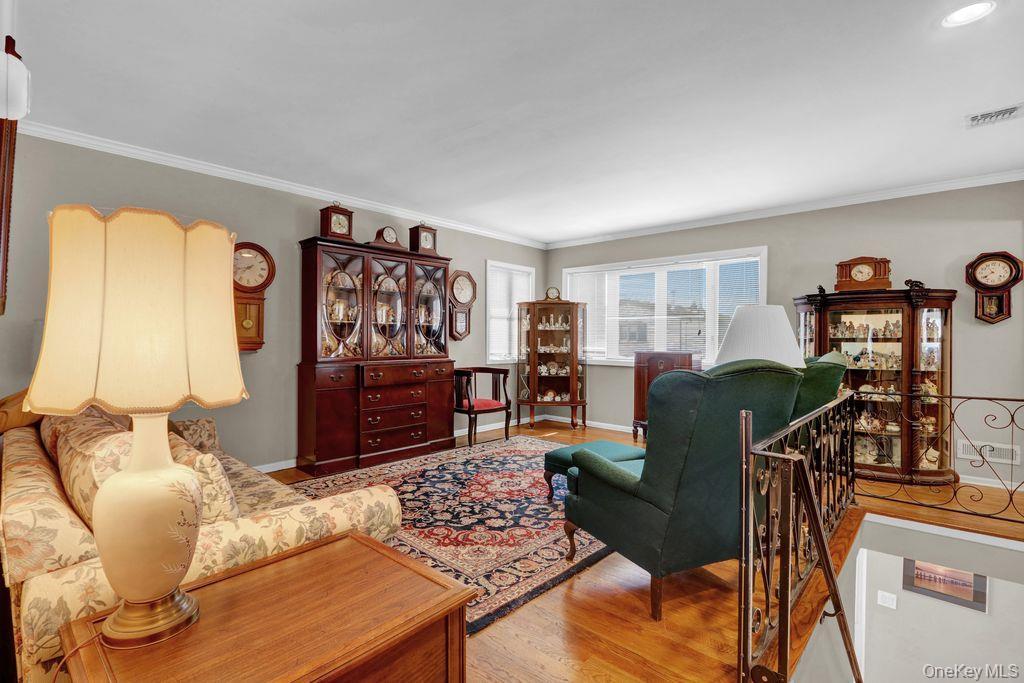 Single Family Nassau  Nassau County, NY 11520, MLS-902288-10