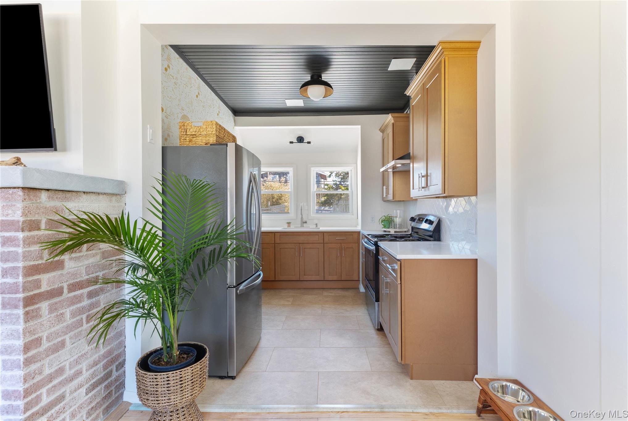 Single Family Surfview Suffolk County, NY 11770, MLS-902299-10