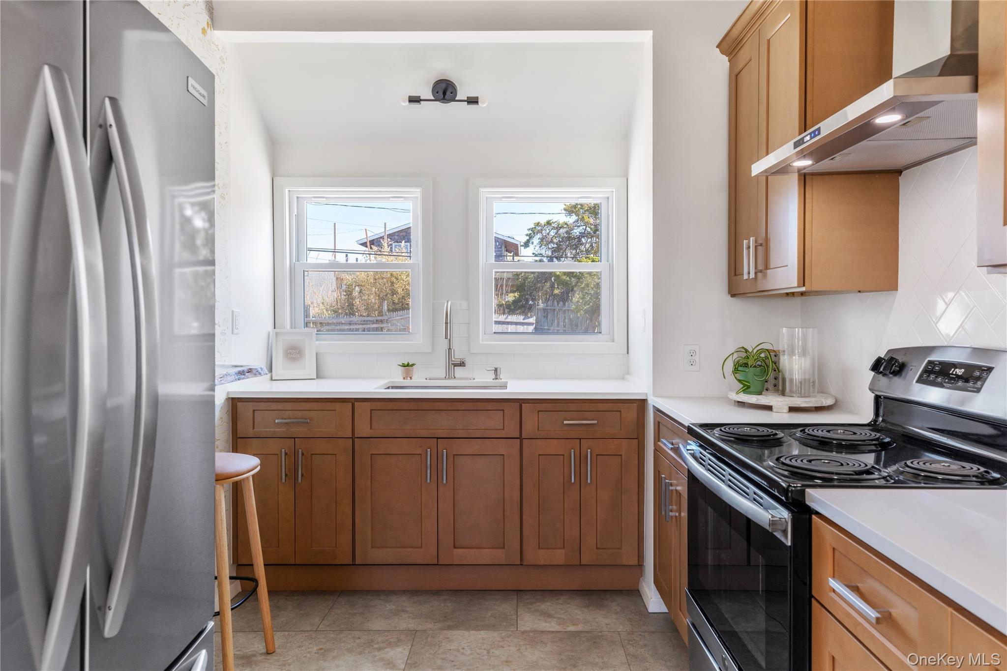 Single Family Surfview Suffolk County, NY 11770, MLS-902299-12