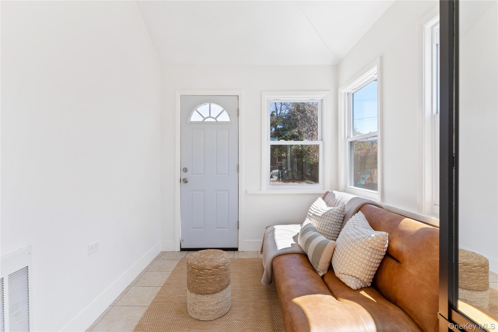 Single Family Surfview Suffolk County, NY 11770, MLS-902299-15