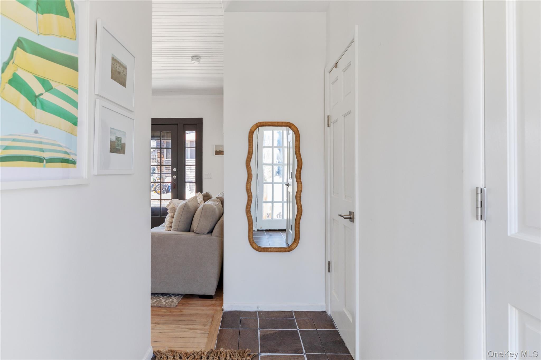 Single Family Surfview Suffolk County, NY 11770, MLS-902299-19