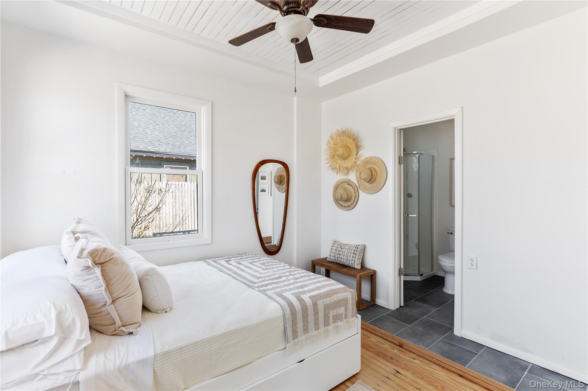 Single Family Surfview Suffolk County, NY 11770, MLS-902299-20