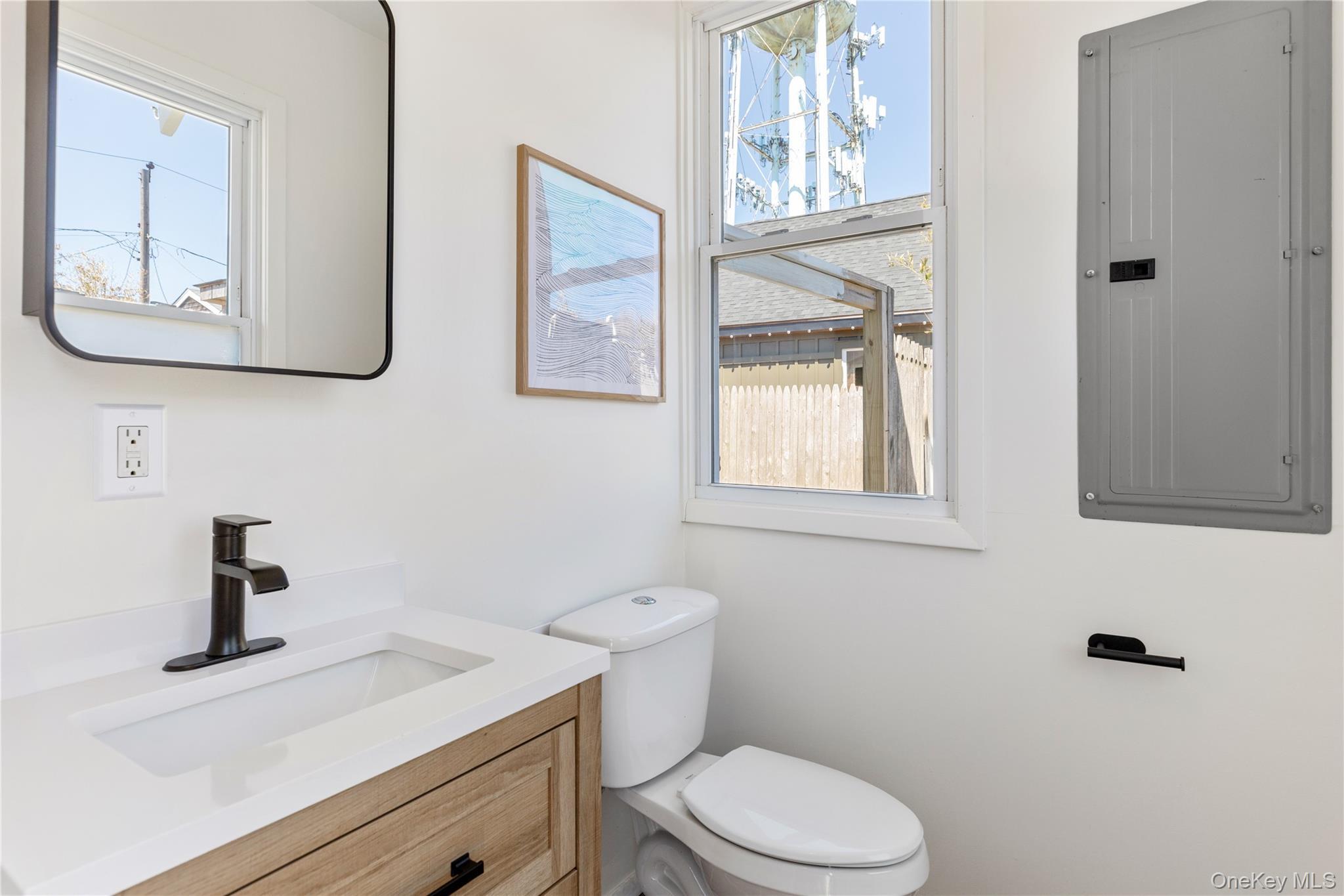 Single Family Surfview Suffolk County, NY 11770, MLS-902299-23