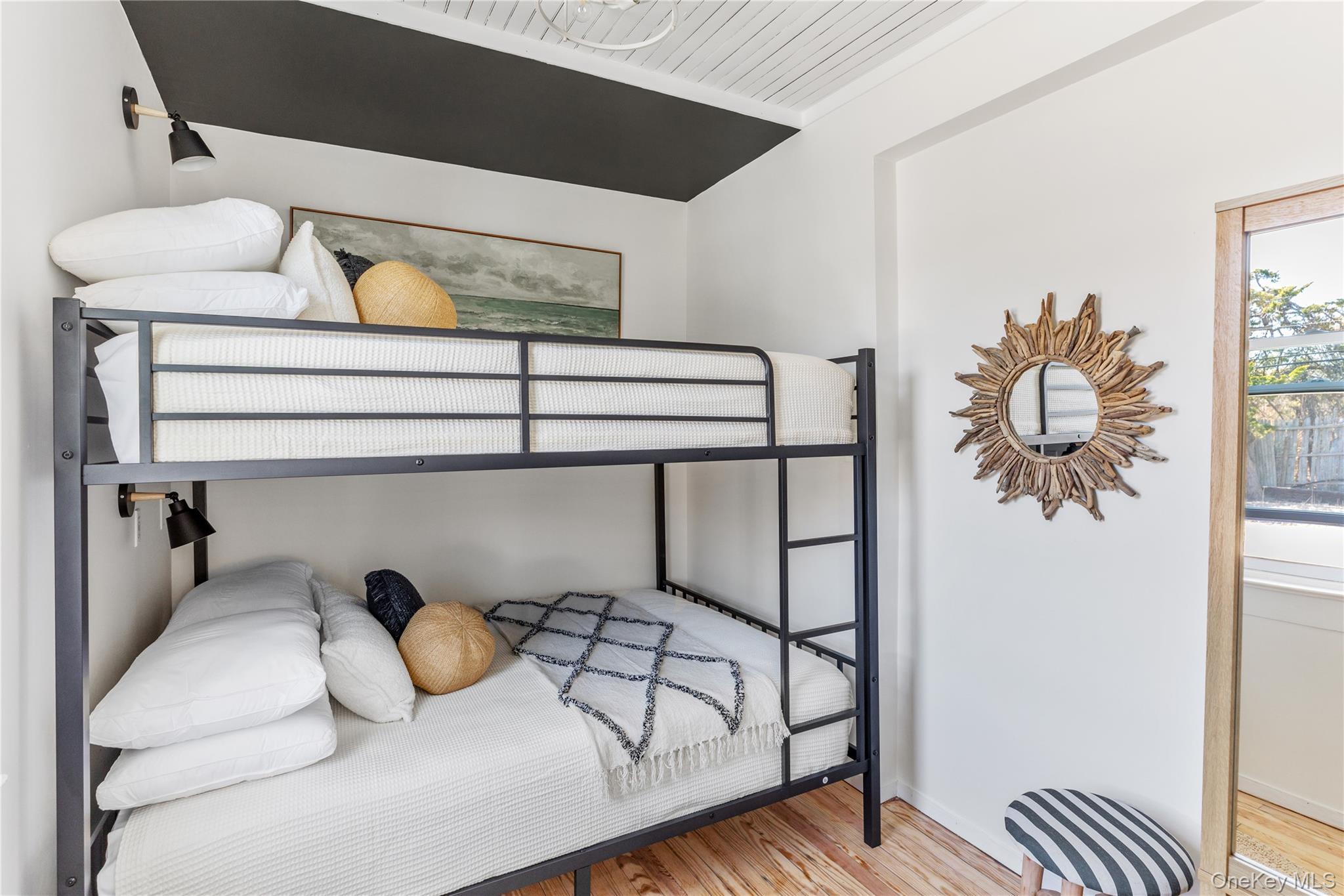 Single Family Surfview Suffolk County, NY 11770, MLS-902299-24