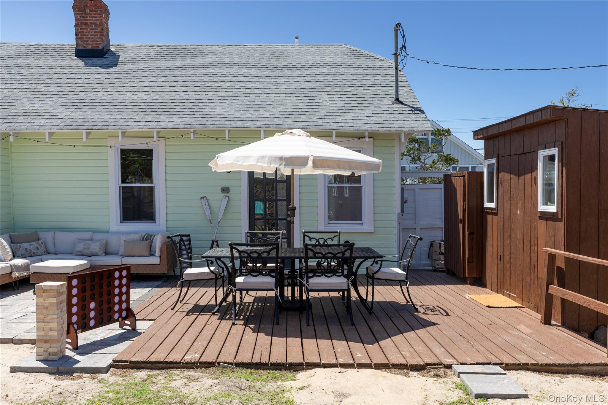 Single Family Surfview Suffolk County, NY 11770, MLS-902299-27