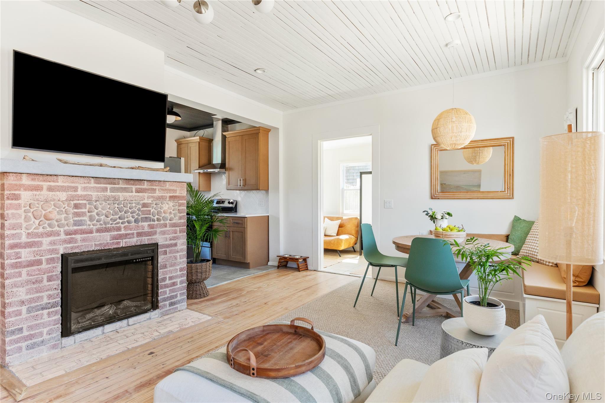 Single Family Surfview Suffolk County, NY 11770, MLS-902299-3