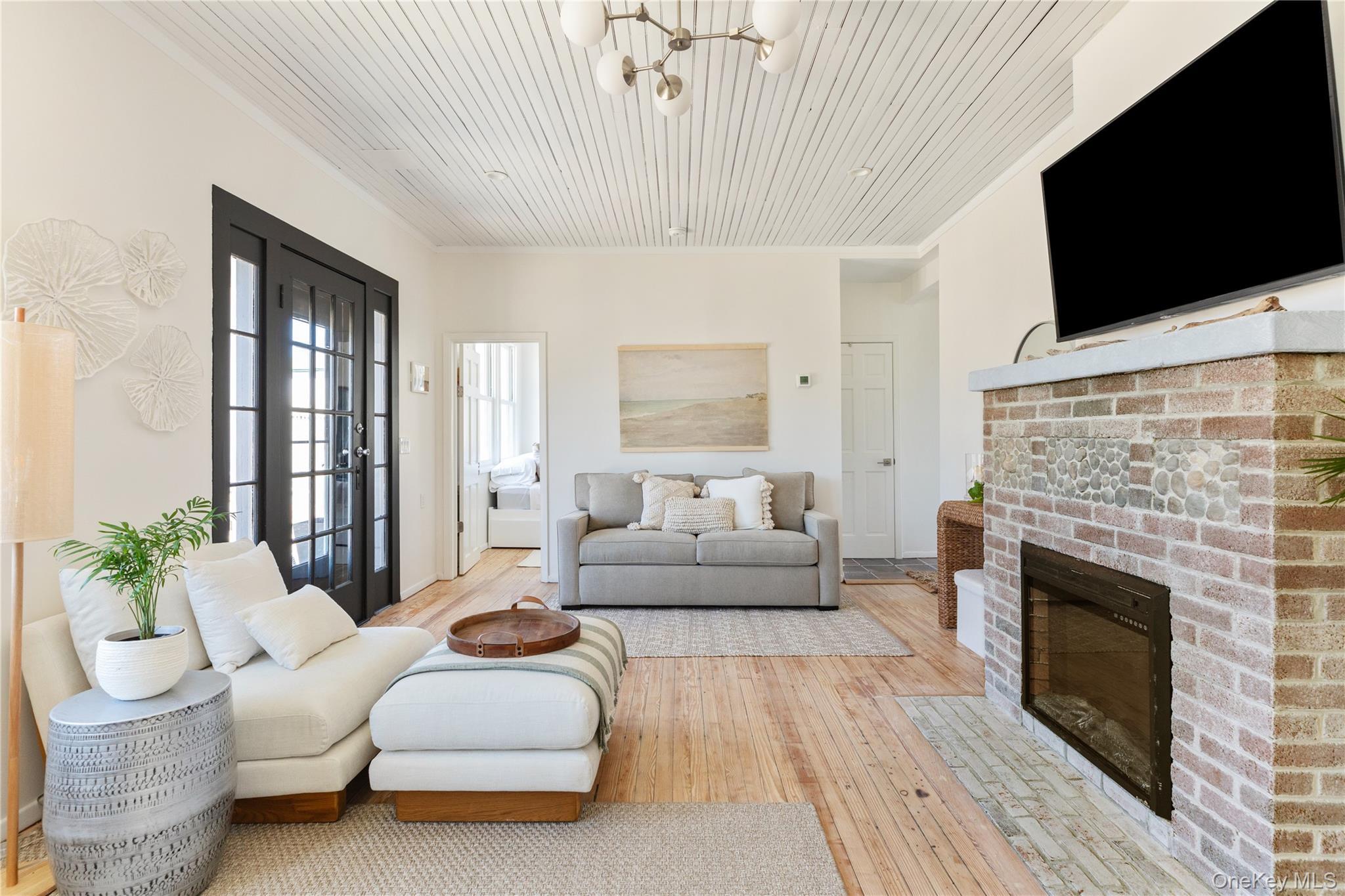 Single Family Surfview Suffolk County, NY 11770, MLS-902299-6