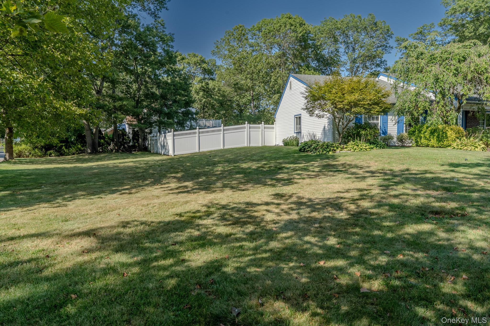 Single Family Mount Snow  Suffolk County, NY 11727, MLS-902353-10