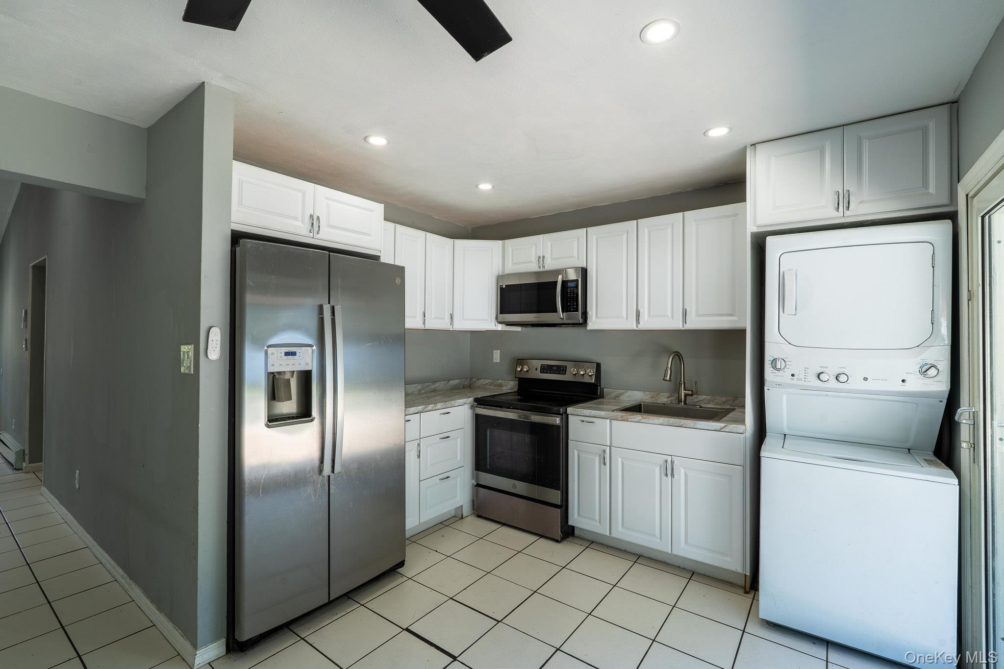 Single Family Mount Snow  Suffolk County, NY 11727, MLS-902353-14