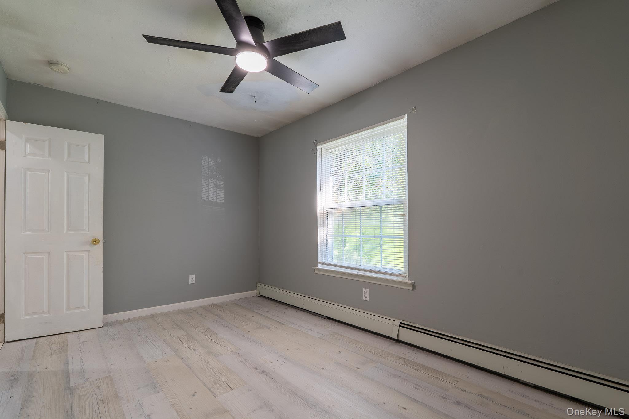 Single Family Mount Snow  Suffolk County, NY 11727, MLS-902353-25