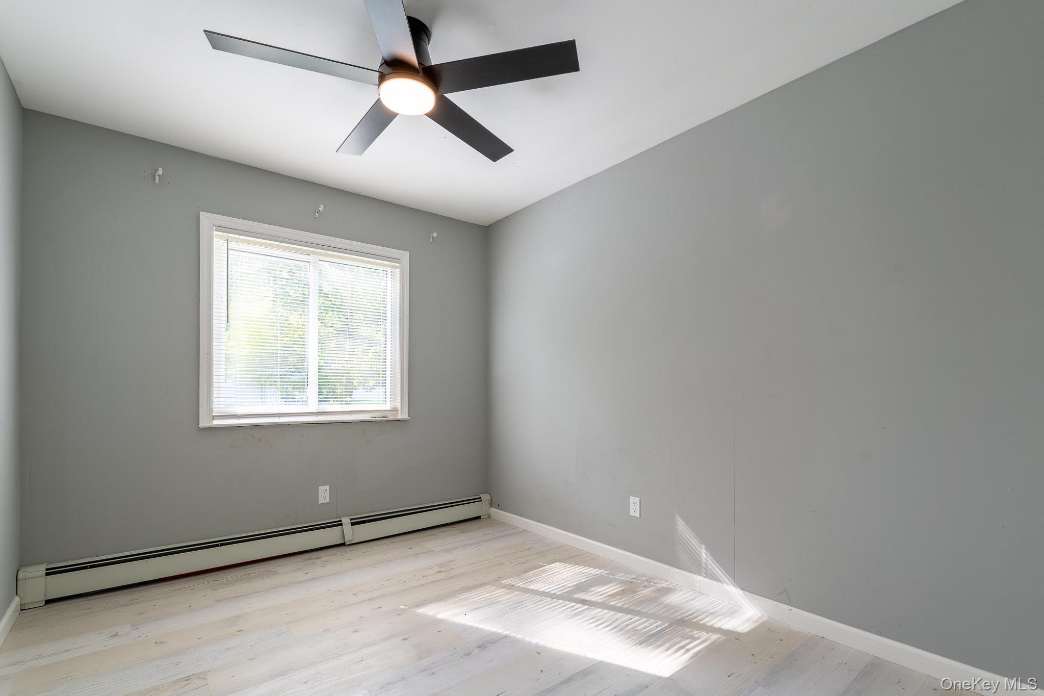 Single Family Mount Snow  Suffolk County, NY 11727, MLS-902353-28