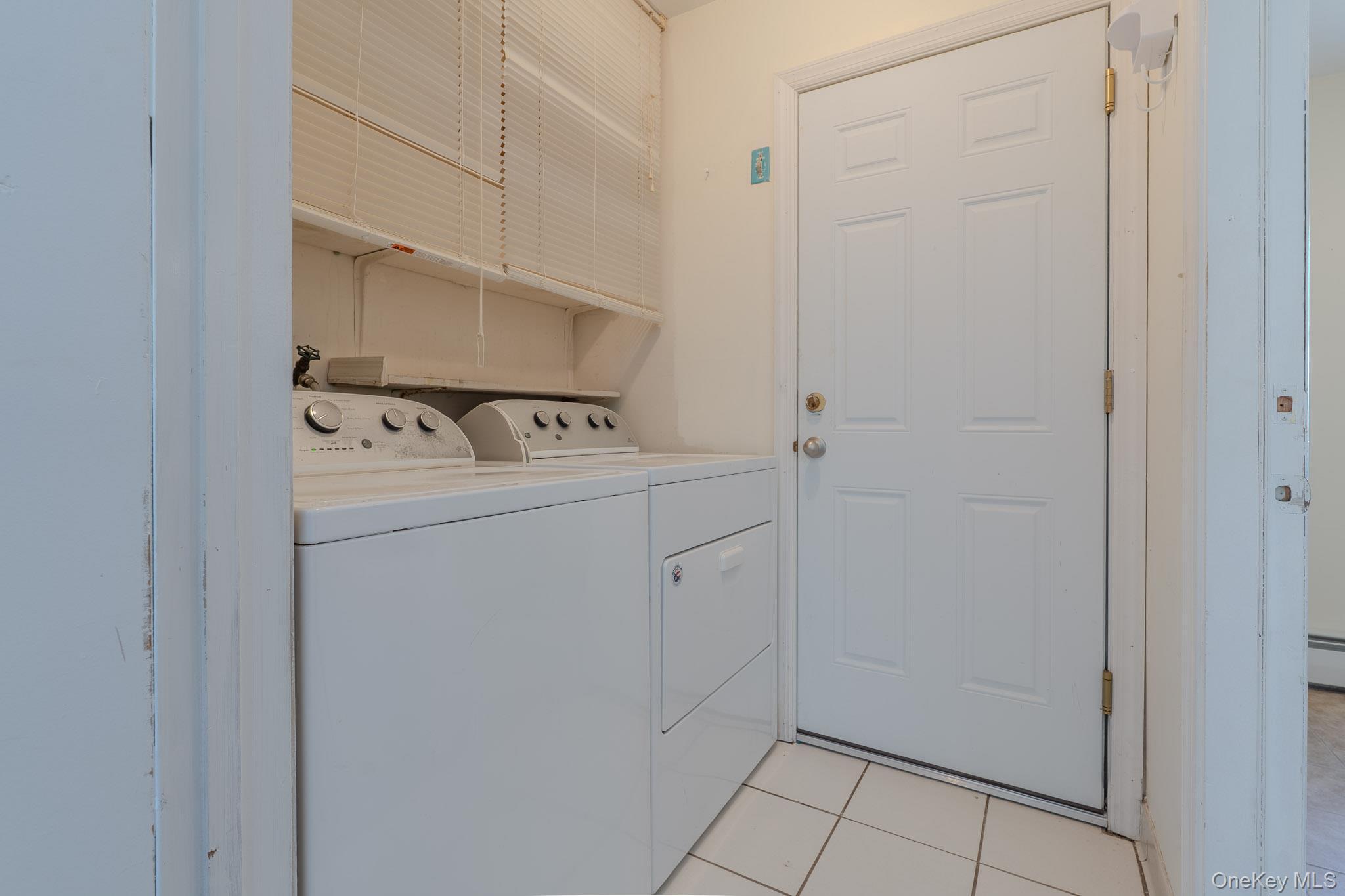 Single Family Mount Snow  Suffolk County, NY 11727, MLS-902353-39