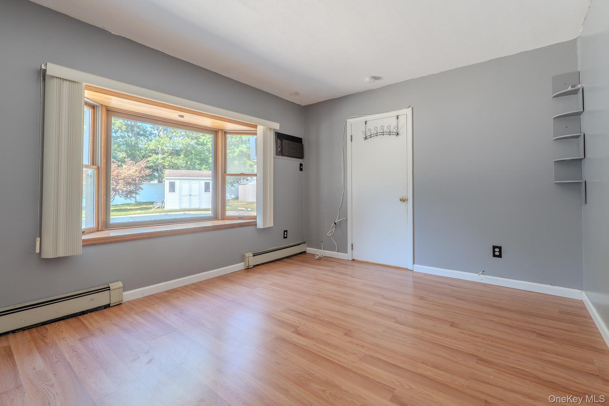 Single Family Mount Snow  Suffolk County, NY 11727, MLS-902353-40