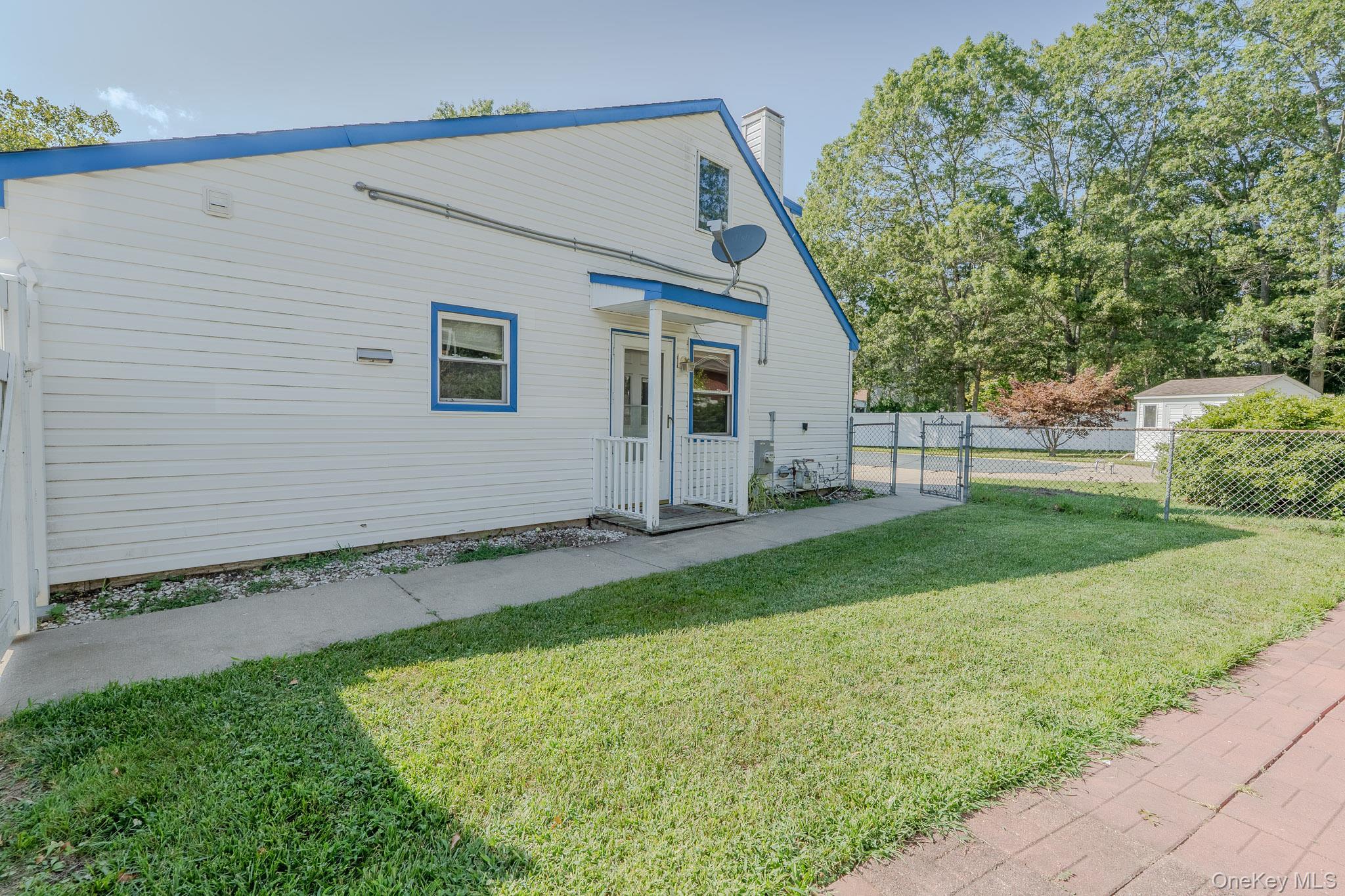 Single Family Mount Snow  Suffolk County, NY 11727, MLS-902353-5