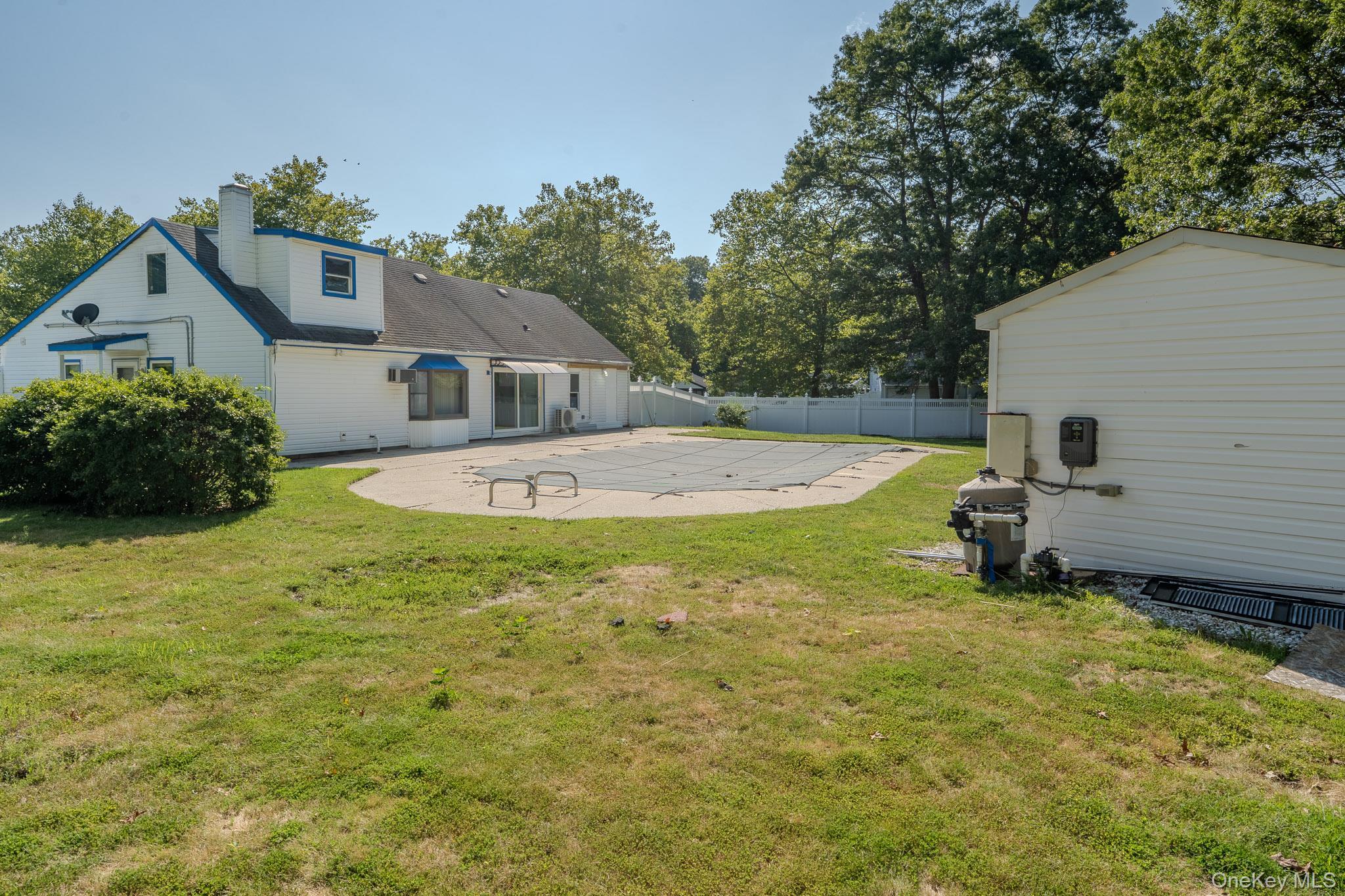 Single Family Mount Snow  Suffolk County, NY 11727, MLS-902353-7