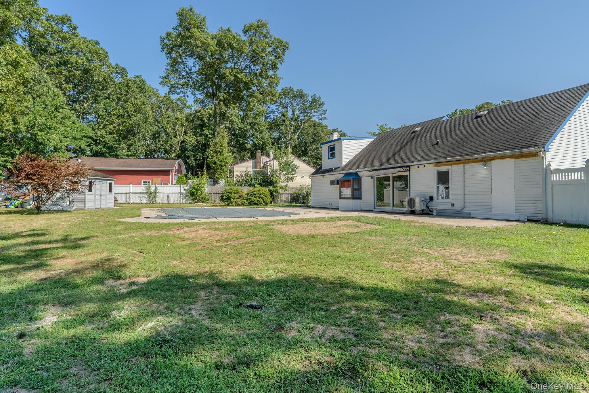 Single Family Mount Snow  Suffolk County, NY 11727, MLS-902353-8