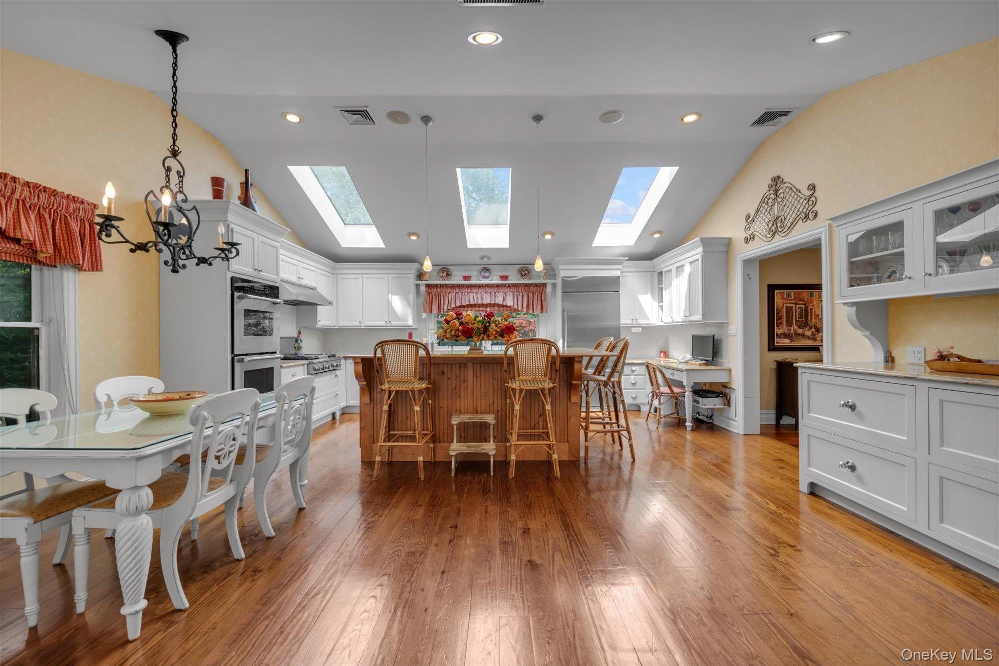 Single Family Briarfield Nassau County, NY 11020, MLS-902365-12