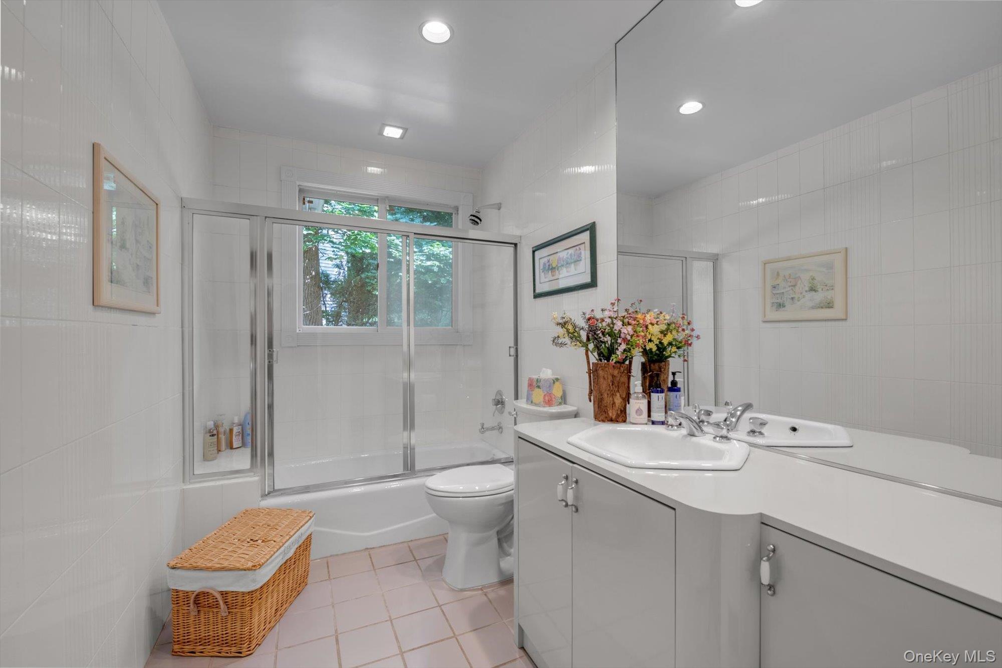 Single Family Briarfield Nassau County, NY 11020, MLS-902365-18