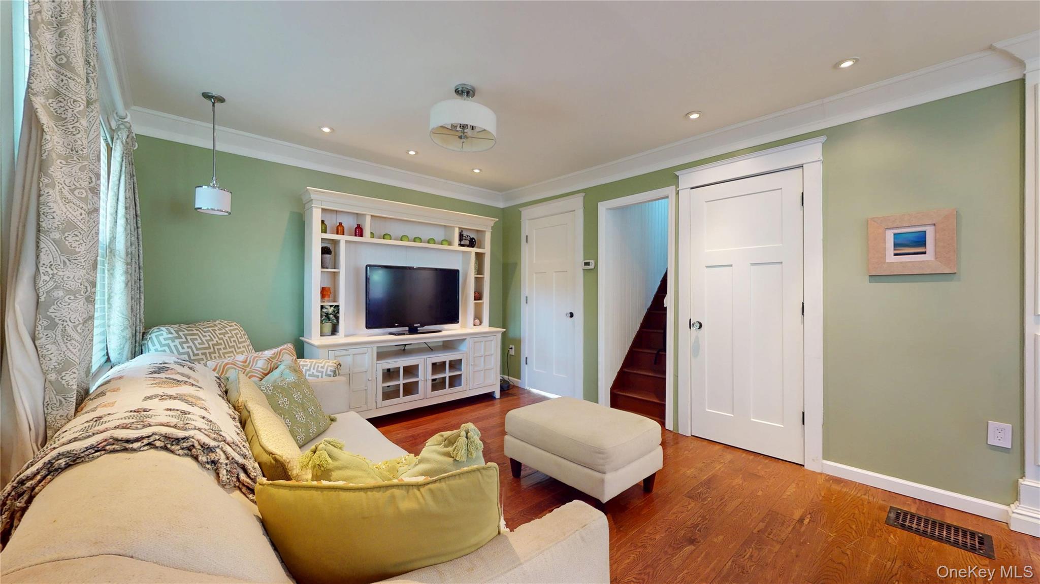 Single Family 8th Nassau County, NY 11579, MLS-902382-6