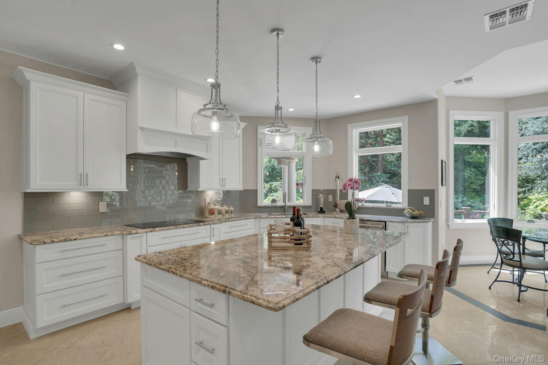 Single Family Redwood Suffolk County, NY 11746, MLS-902406-11