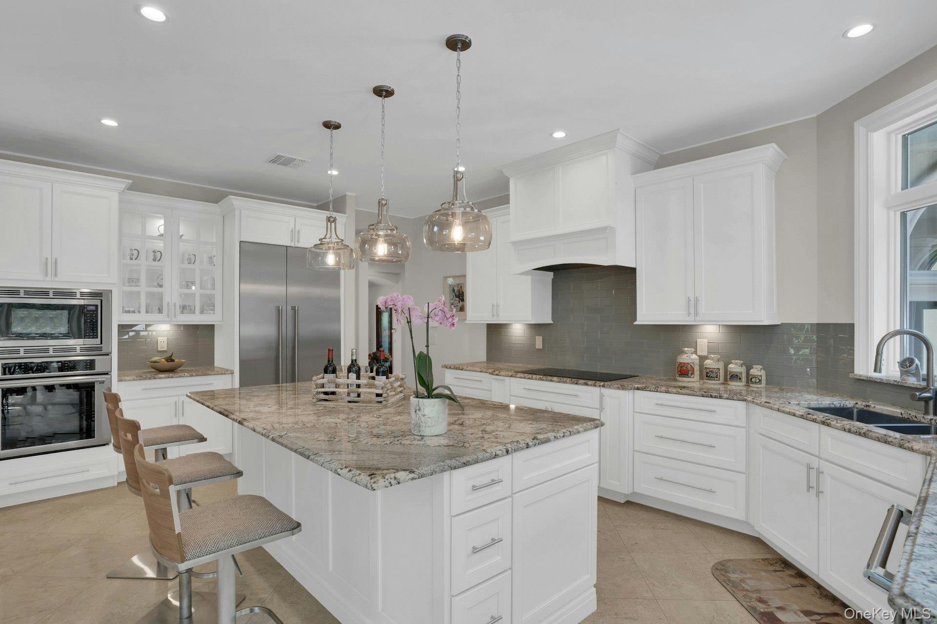 Single Family Redwood Suffolk County, NY 11746, MLS-902406-12