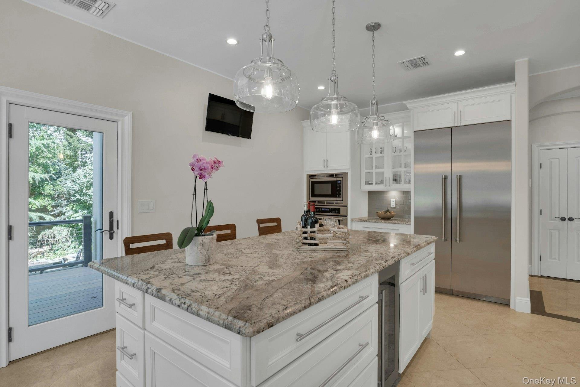 Single Family Redwood Suffolk County, NY 11746, MLS-902406-13