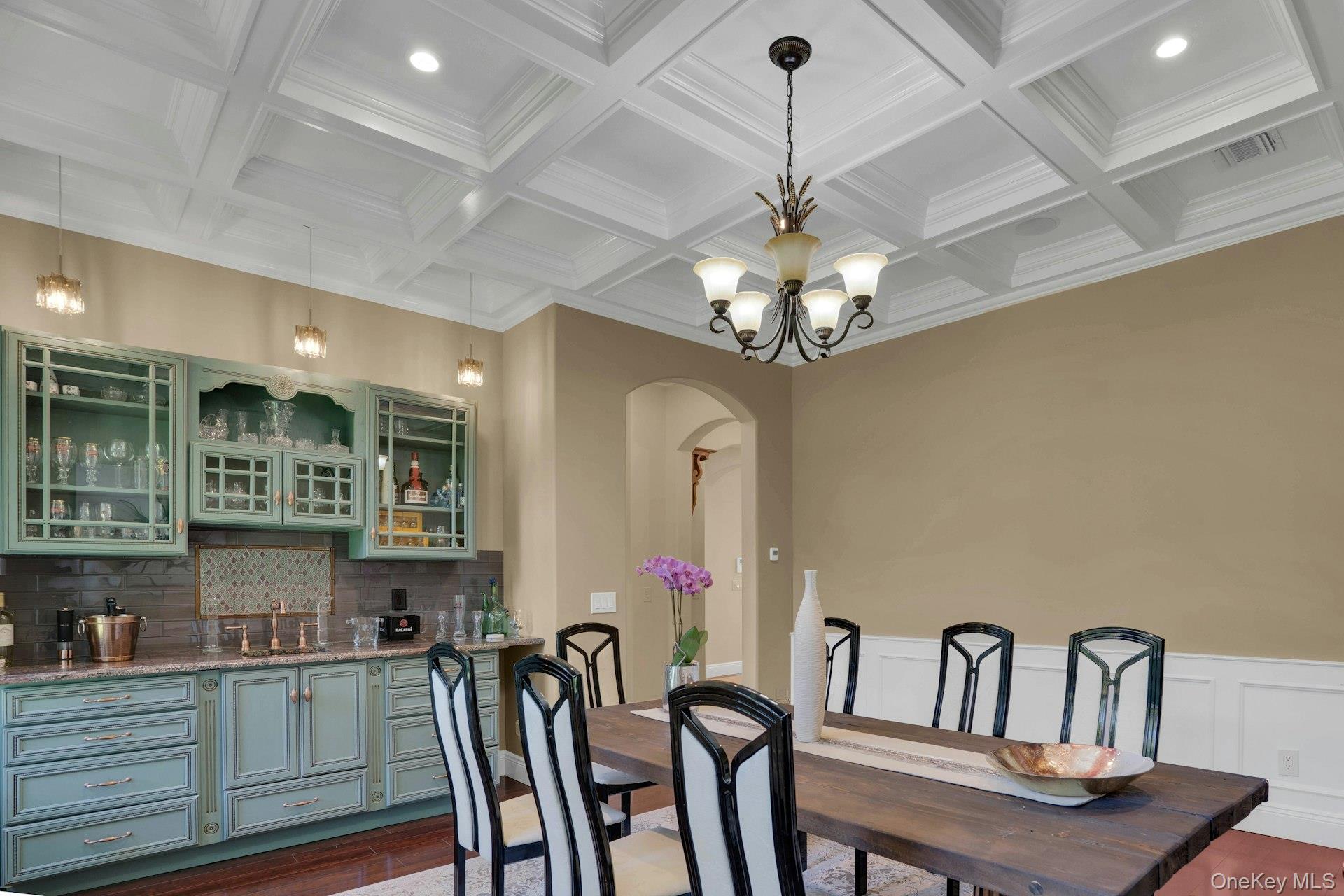 Single Family Redwood Suffolk County, NY 11746, MLS-902406-17