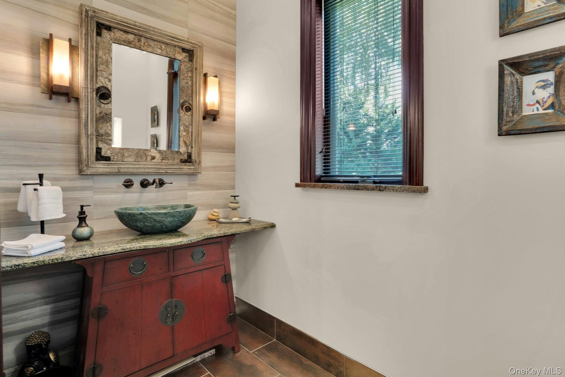 Single Family Redwood Suffolk County, NY 11746, MLS-902406-19