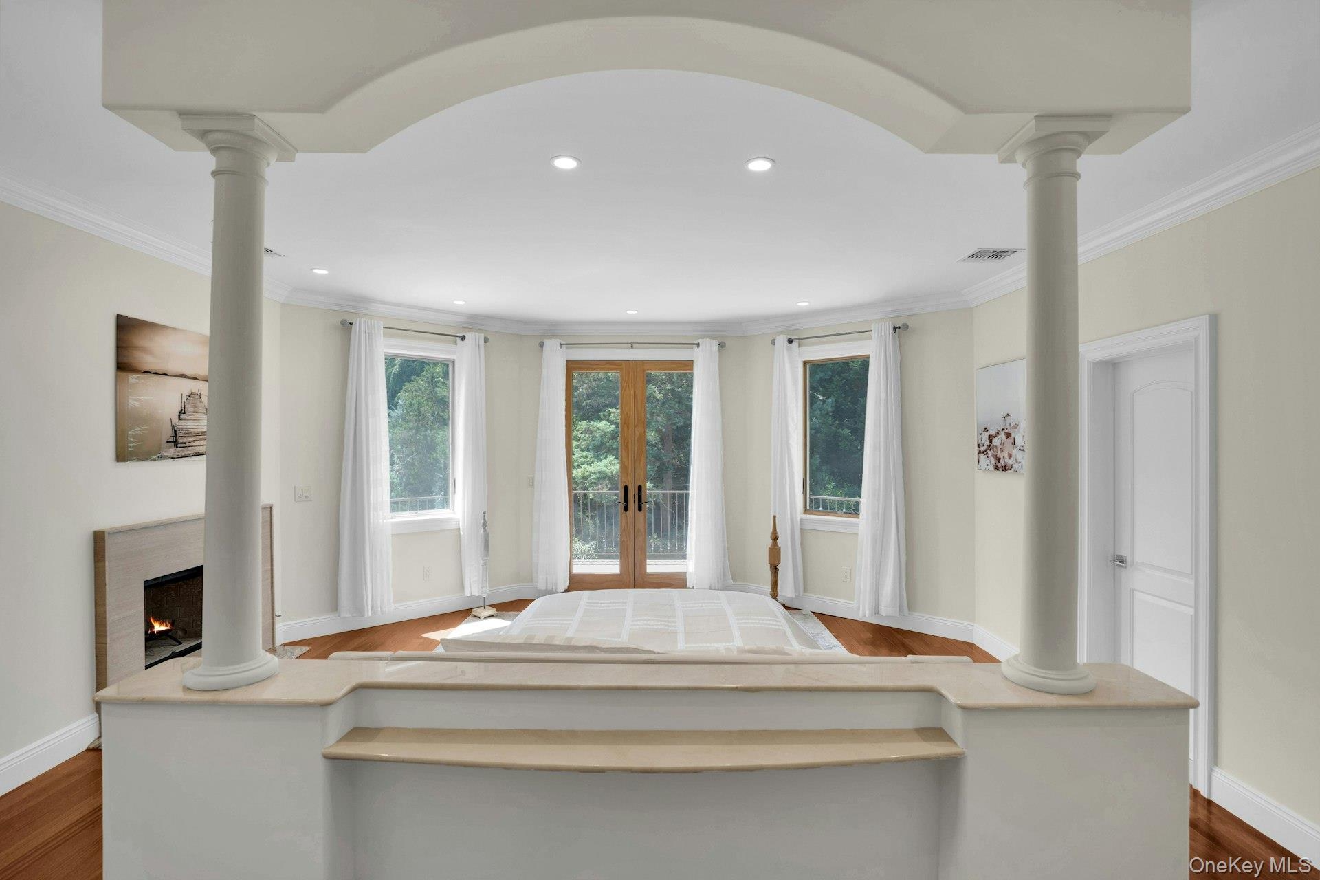 Single Family Redwood Suffolk County, NY 11746, MLS-902406-22