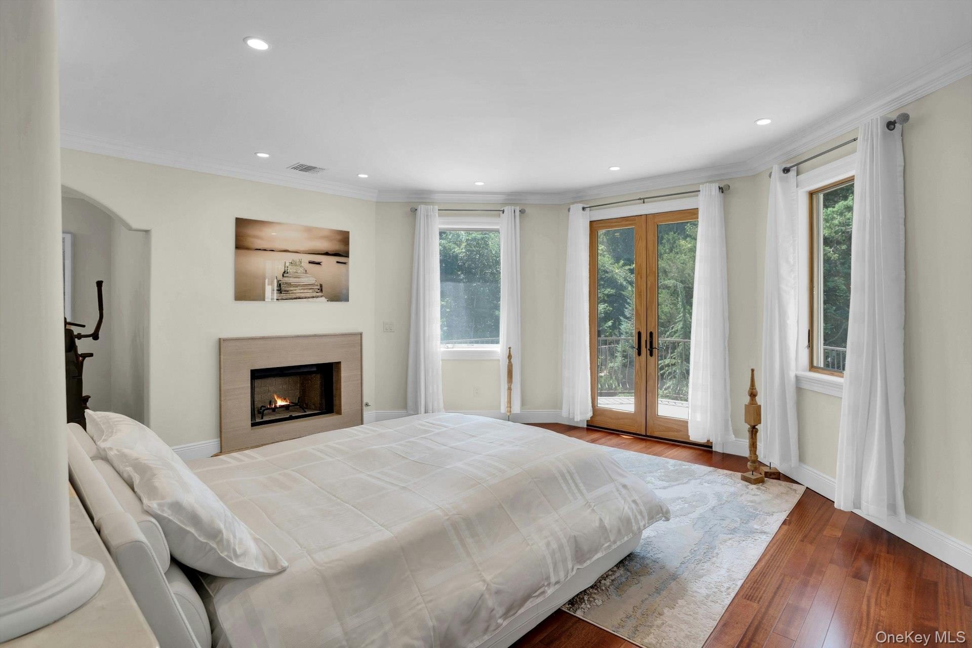 Single Family Redwood Suffolk County, NY 11746, MLS-902406-23