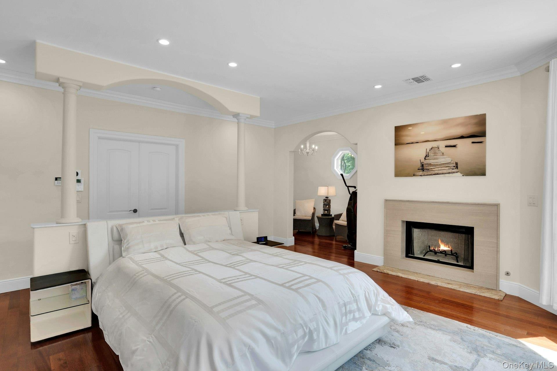 Single Family Redwood Suffolk County, NY 11746, MLS-902406-24