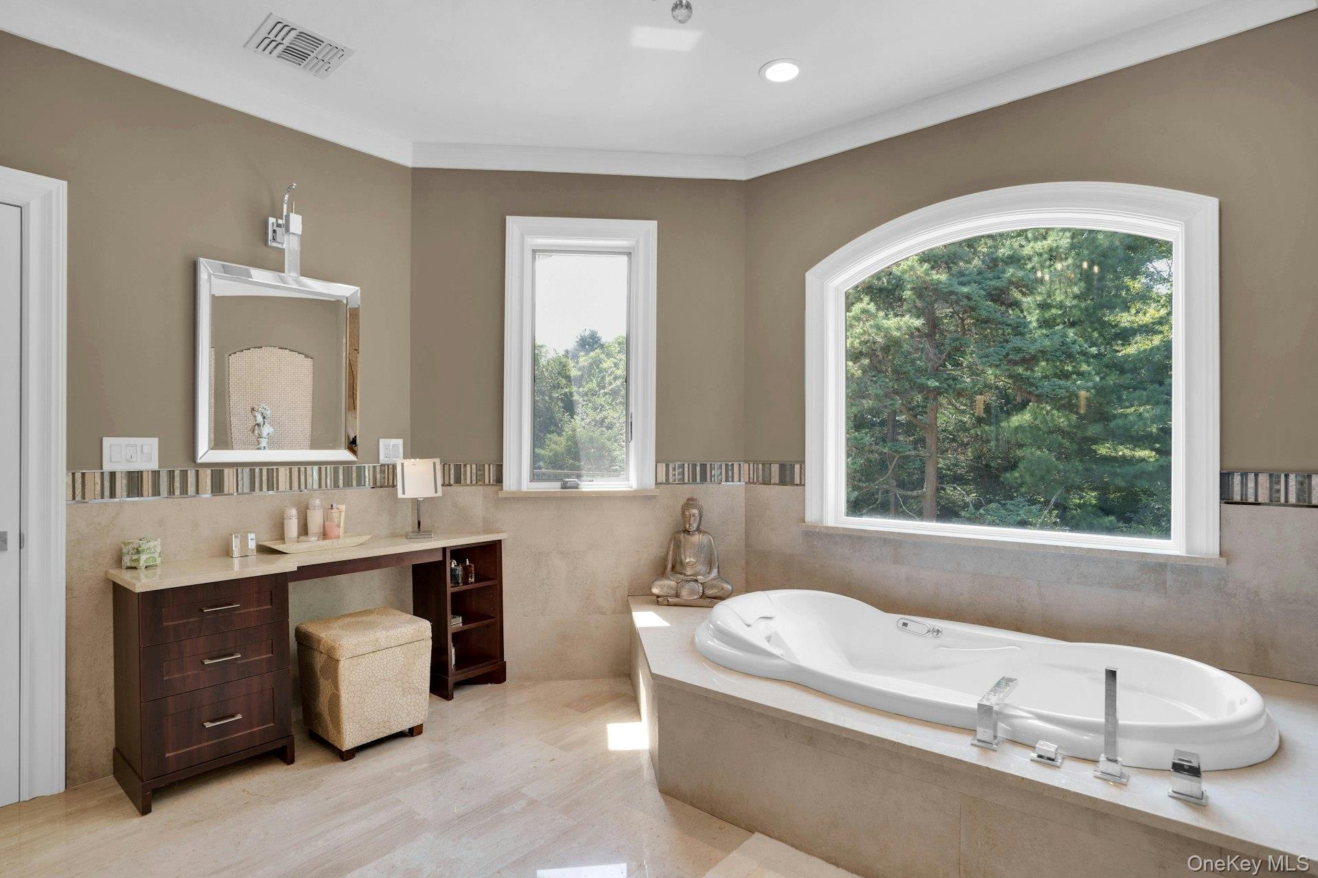 Single Family Redwood Suffolk County, NY 11746, MLS-902406-27