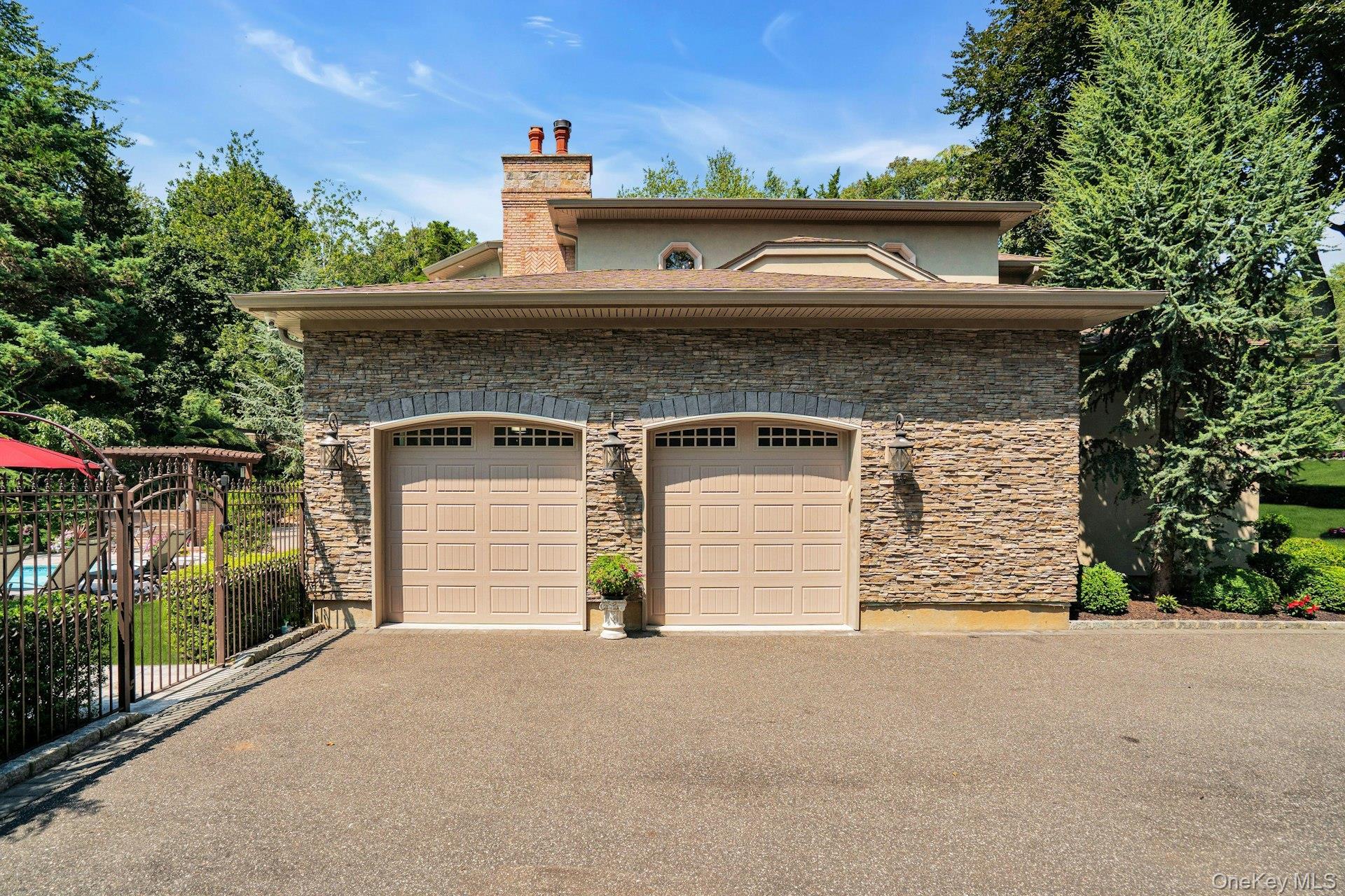 Single Family Redwood Suffolk County, NY 11746, MLS-902406-4