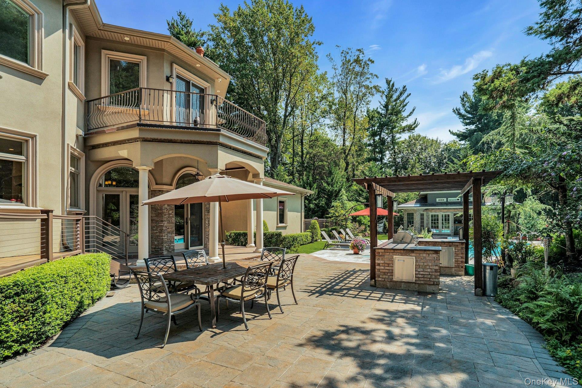 Single Family Redwood Suffolk County, NY 11746, MLS-902406-42