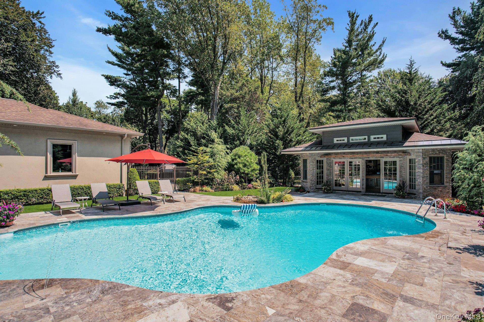 Single Family Redwood Suffolk County, NY 11746, MLS-902406-46