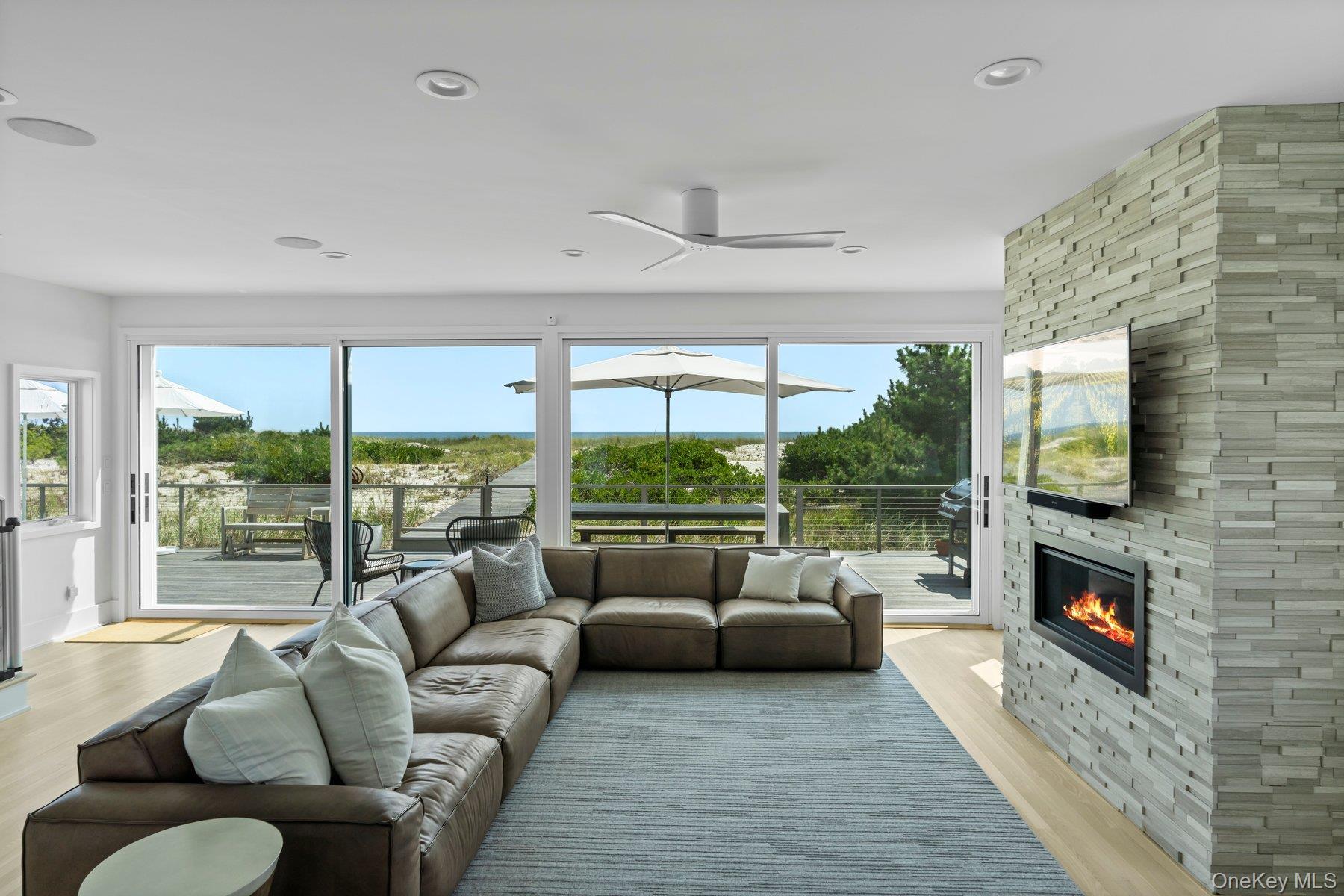 Single Family Dune Suffolk County, NY 11977, MLS-902420-10