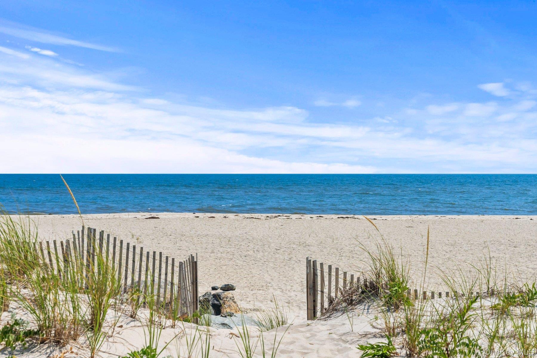 Single Family Dune Suffolk County, NY 11977, MLS-902420-32