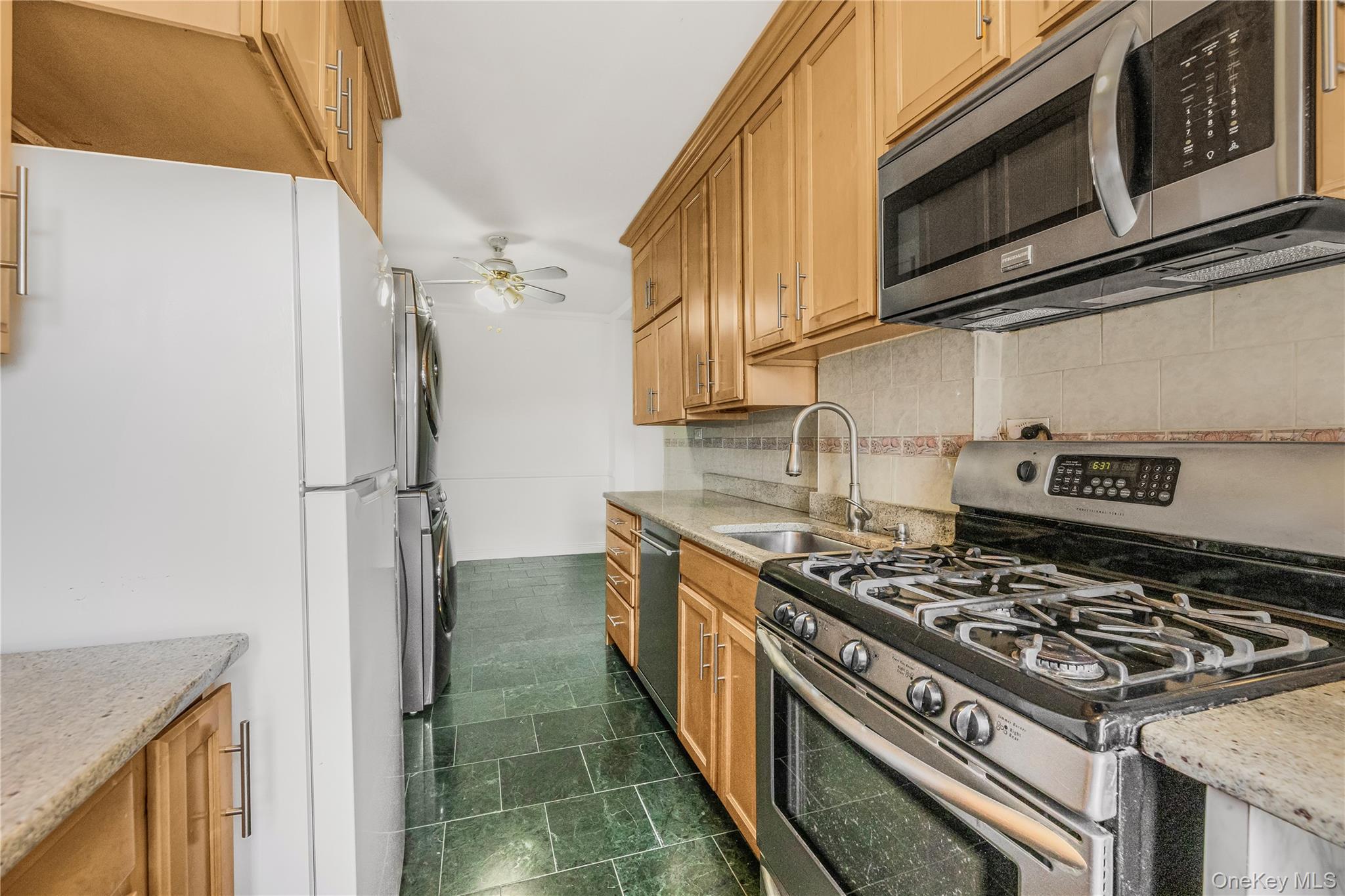 Coop Henry Hudson  Bronx, NY 10463, MLS-902442-17