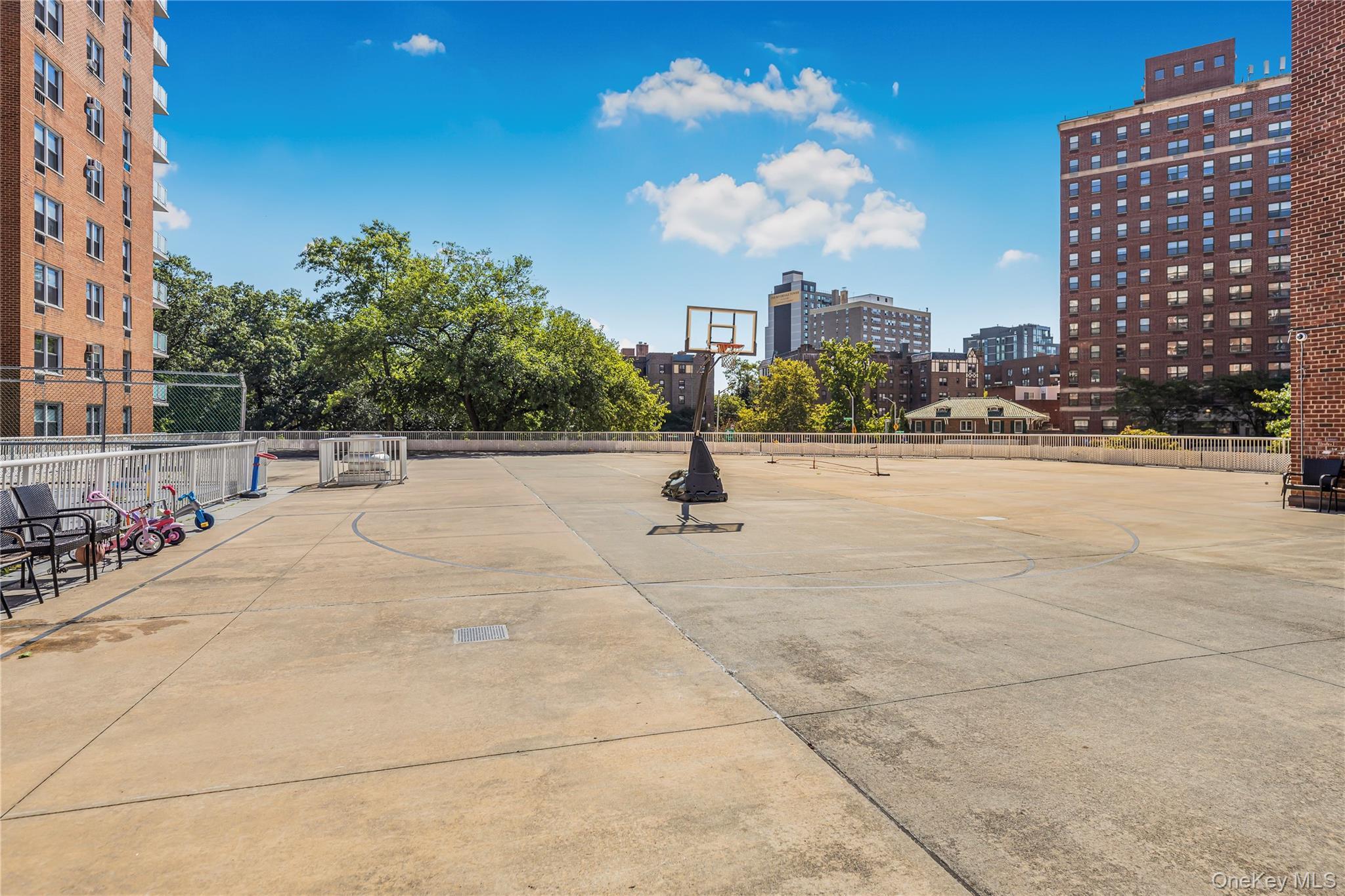 Coop Henry Hudson  Bronx, NY 10463, MLS-902442-21