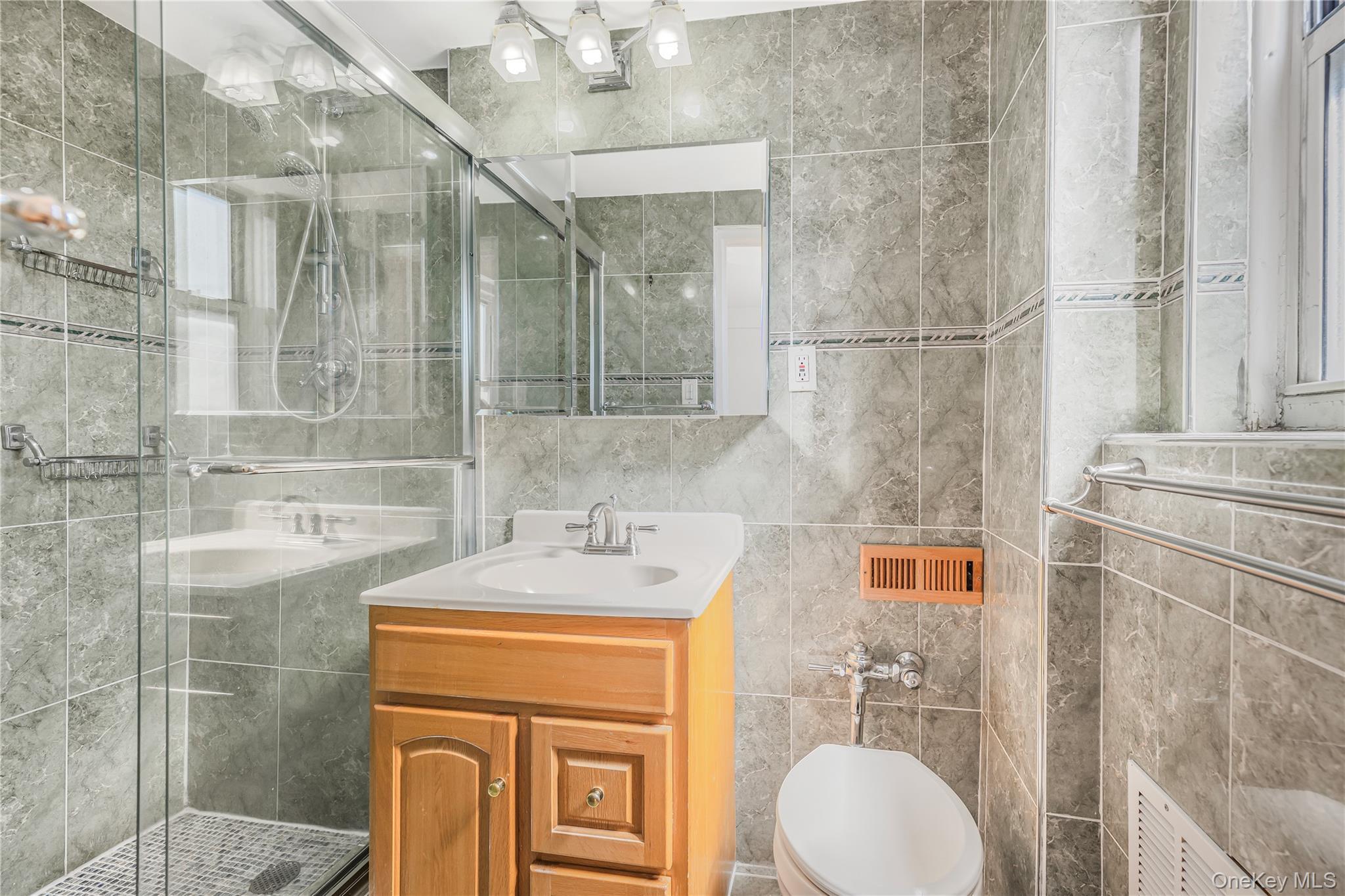 Coop Henry Hudson  Bronx, NY 10463, MLS-902442-7