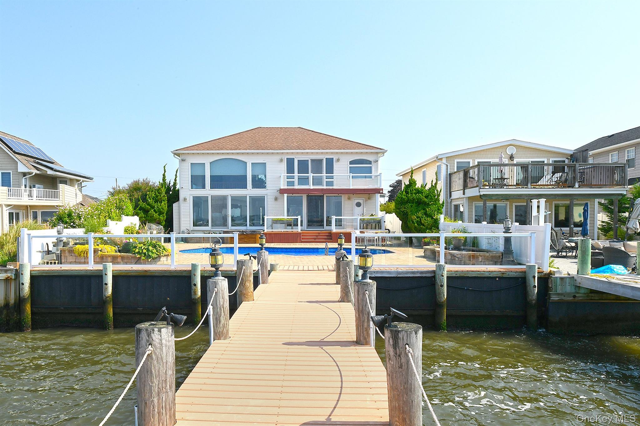 Single Family Fairwater Nassau County, NY 11758, MLS-902443-38