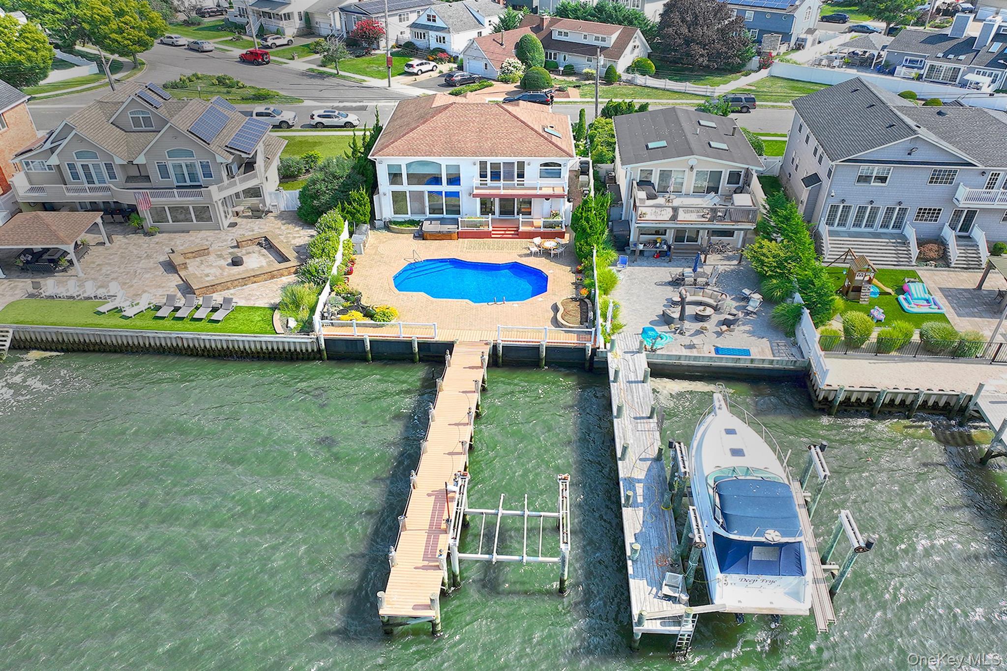 Single Family Fairwater Nassau County, NY 11758, MLS-902443-47