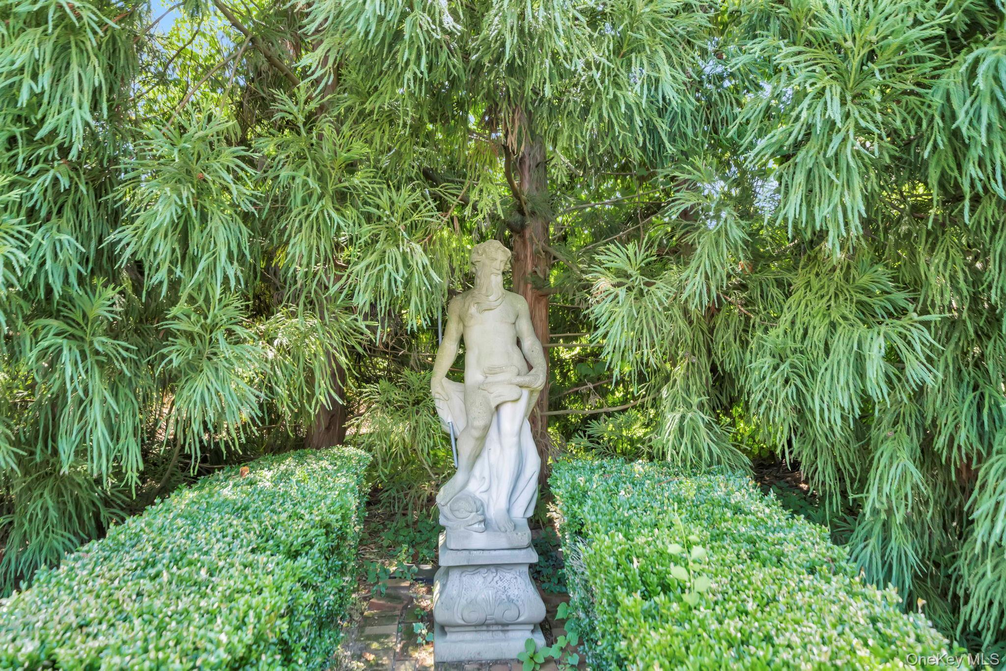 Single Family Stoddart Nassau County, NY 11560, MLS-902499-37